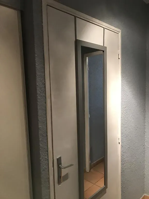 A La Confluence Apartment Lyon 0*,  France
